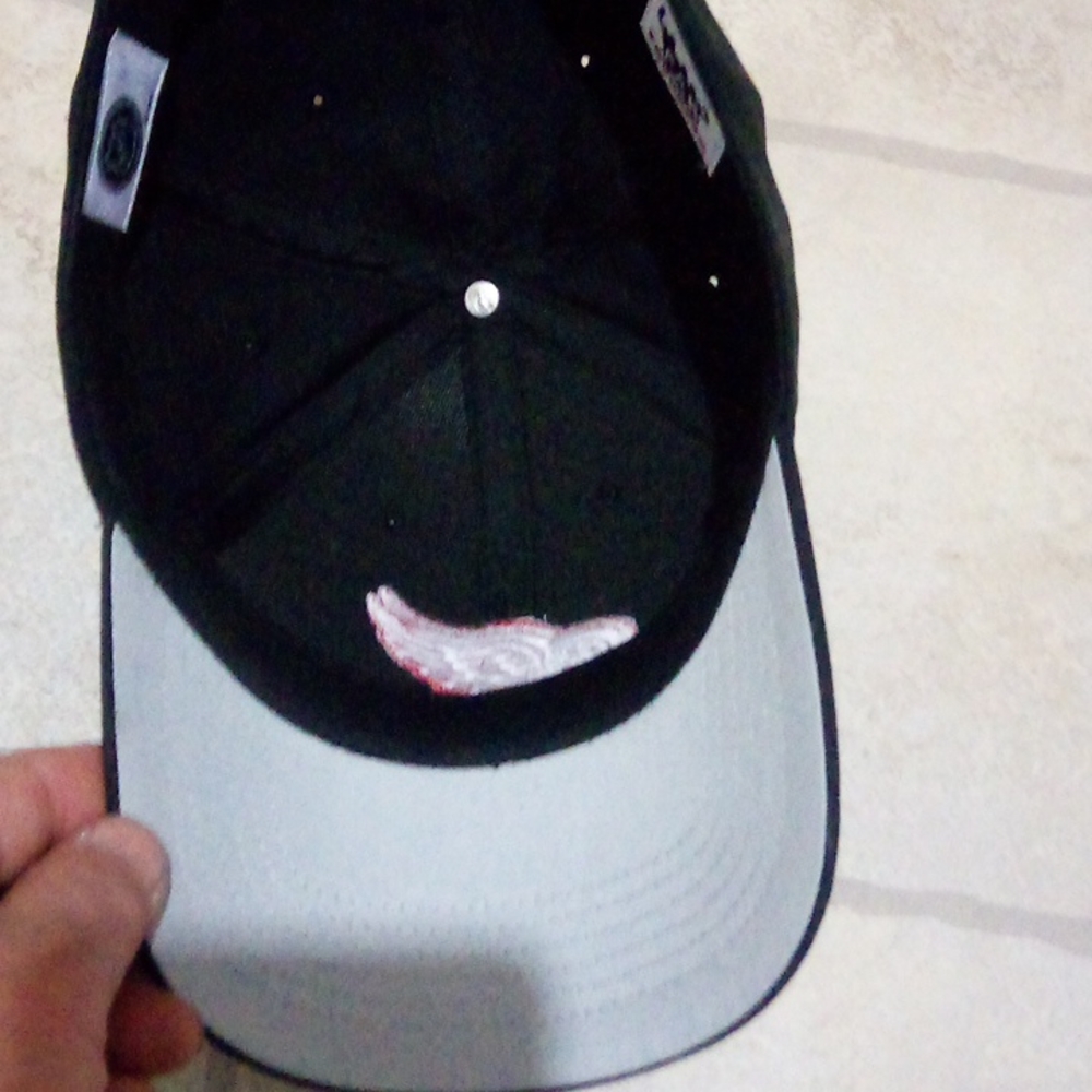 Detroit Redwing hat - Picture 3 of 3